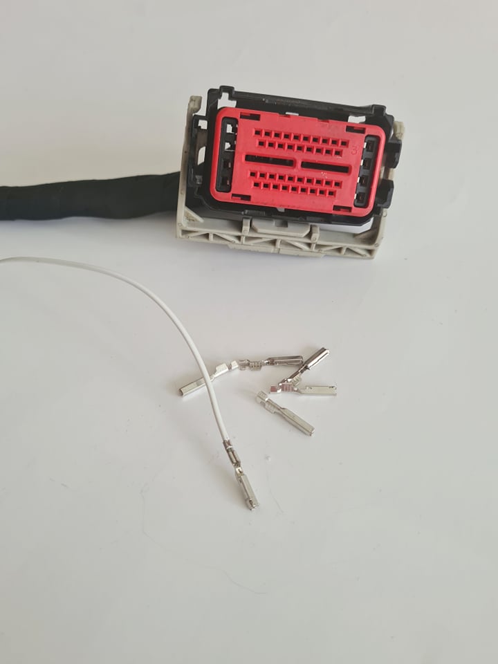 Ford ECU Connector Pins (Small)